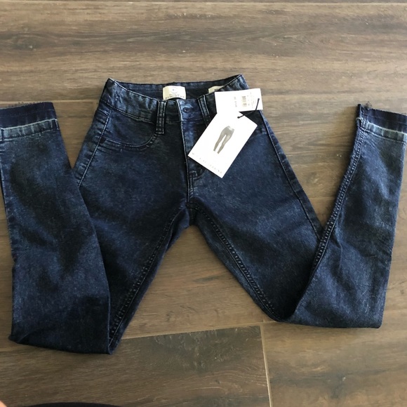 Mid Rise Jeggings - Picture 5 of 6